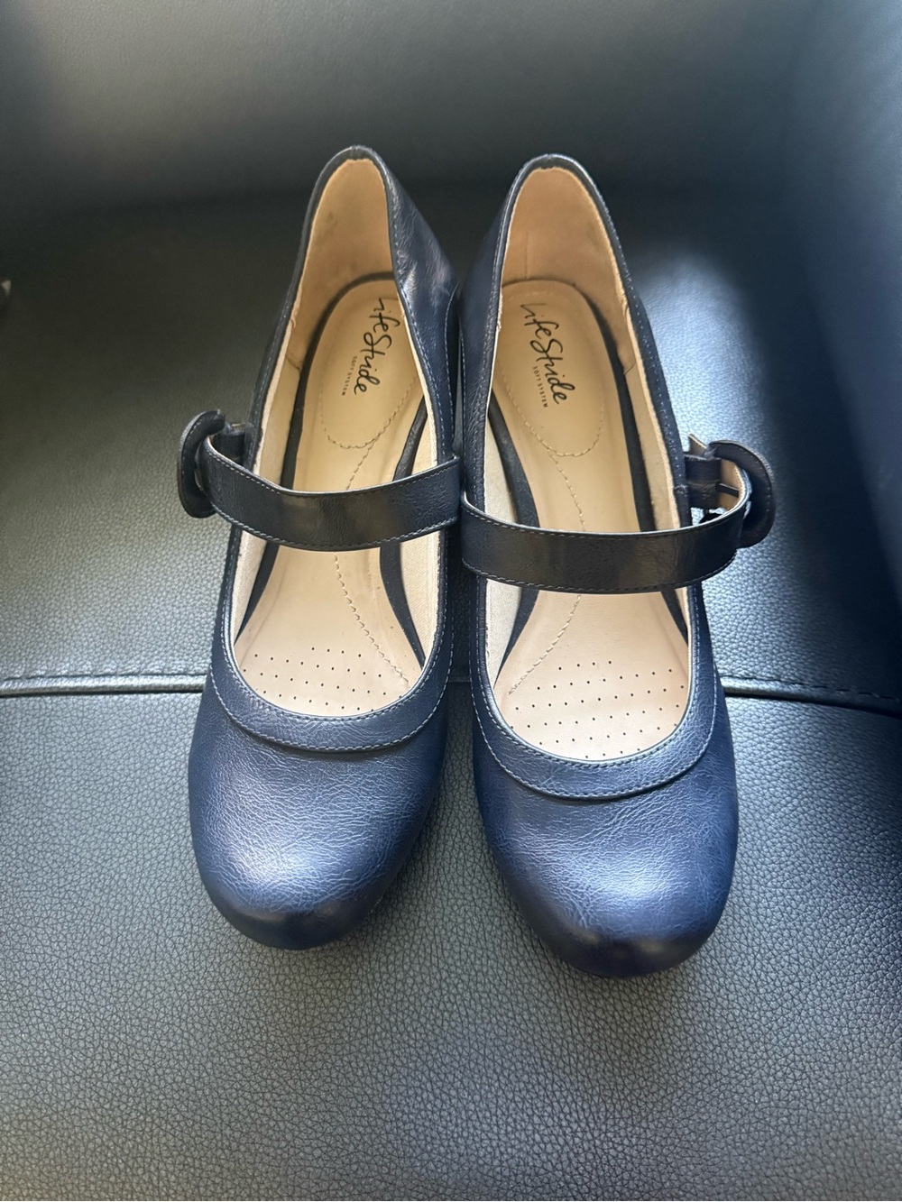 Life Stride Navy Round-Toe Mary Jane Heels with Strap